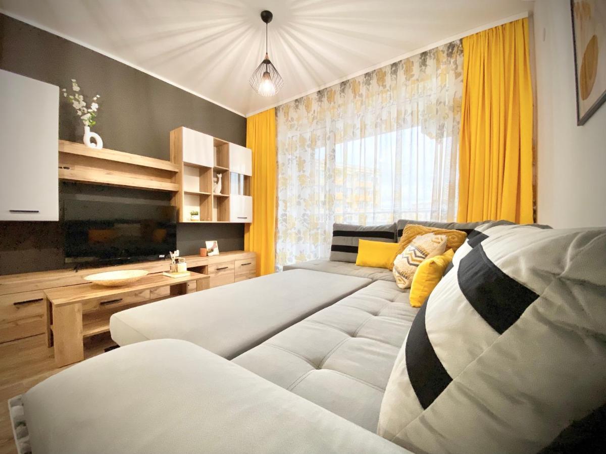 Art Apartment For 4 People Free Parking & Wifi スタラ・ザゴラ エクステリア 写真